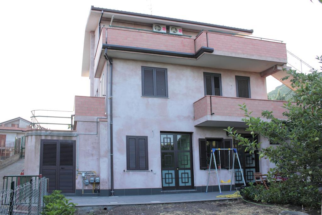 Etna Holiday Home Ніколозі Номер фото