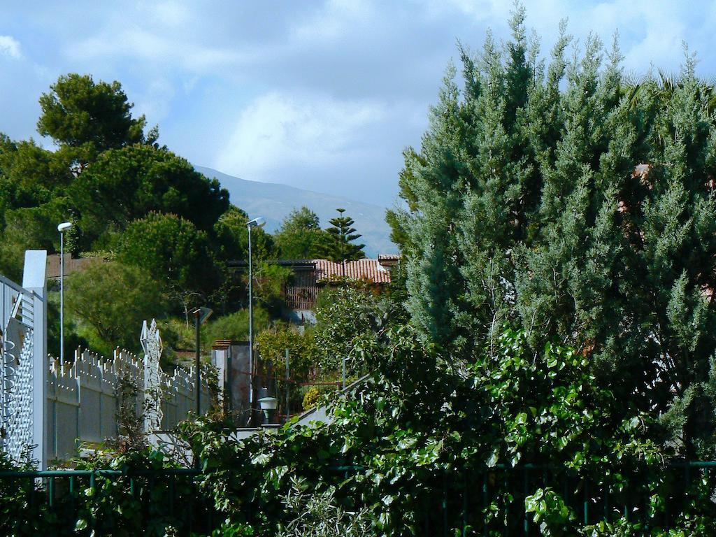 Etna Holiday Home Ніколозі Номер фото